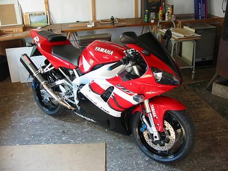 Yamaha YZF-R1 **Solgt** - "stalden" hvor hestene opbevares...  billede 4