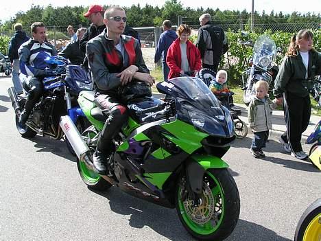 Kawasaki ZX9R (SOLGT) - Venter på start til Allingåbro mainstreet race billede 5