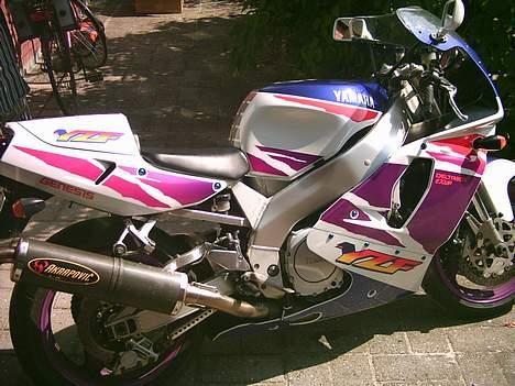 Yamaha YZF750R (solgt)  billede 3