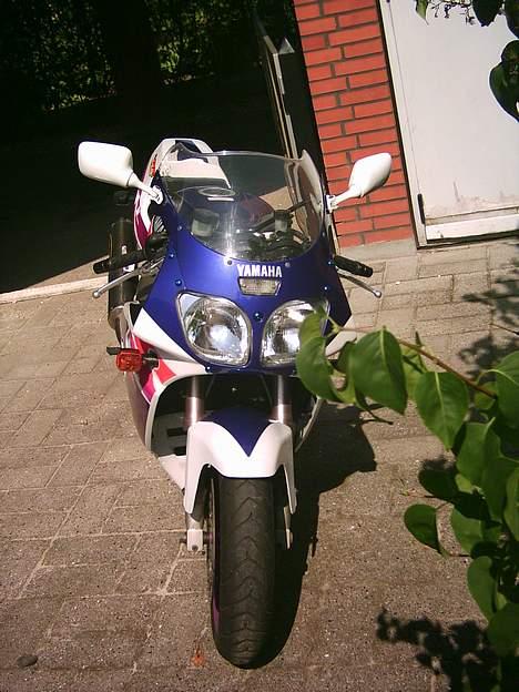 Yamaha YZF750R (solgt)  billede 4