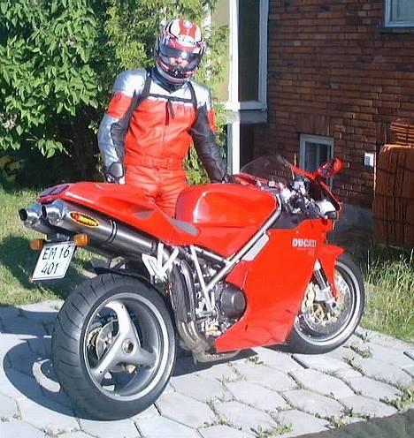 Ducati 748 årg. - Netop hjemkommet efter første lille tur, den har nu kørt 80km....  billede 8