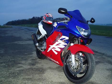 Honda CBR 600 F4 (Hjørring) billede 9