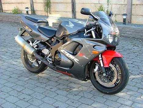 Honda CBR900RR Fireblade SOLGT - Nu med SC54 forgaffel og 330mm bremser billede 5