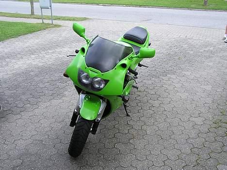 Kawasaki ZXR 400 billede 3