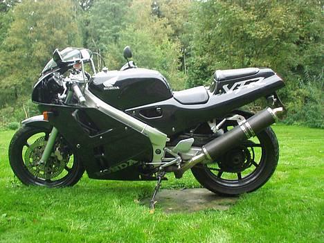 Honda VFR400R NC30 (Solgt) billede 1