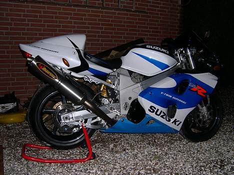 Suzuki TL 1000 R  - Her har vi så den nye racer... billede 1