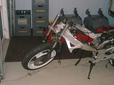 Suzuki GSX R 400 R billede 5