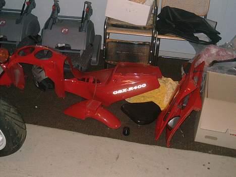 Suzuki GSX R 400 R billede 8