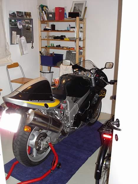 Suzuki TL 1000R - Her bor den så! billede 2