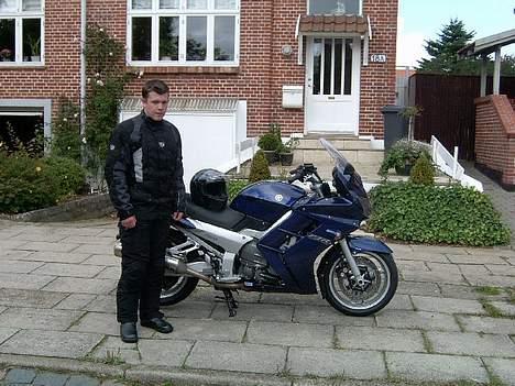 Yamaha FJR 1300A - Knægten skal også lige med :-) billede 9