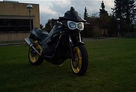 Yamaha fzr 1000 billede 4