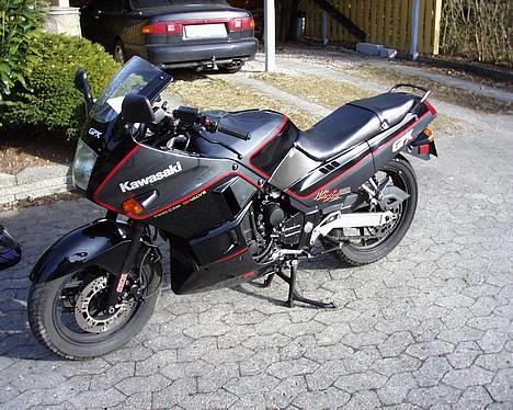 Kawasaki GPX 750 R (SOLGT) billede 3