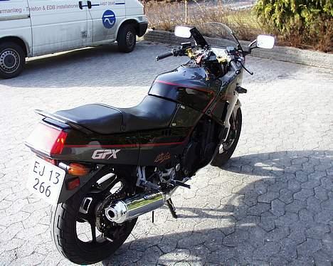 Kawasaki GPX 750 R (SOLGT) billede 5