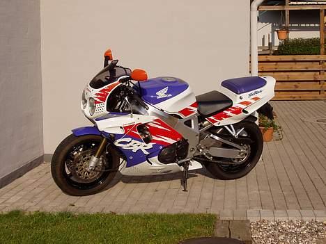 Honda cbr 900 fireblade - Et af de første billeder af bladet billede 1