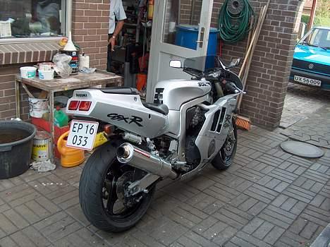 Suzuki GSX-R 400 Solgt billede 3