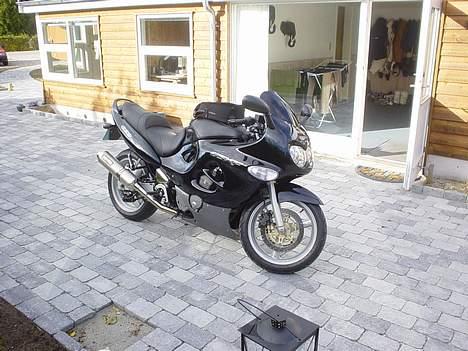 Suzuki gsx 600 F billede 3
