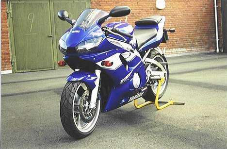 Yamaha R6 billede 1