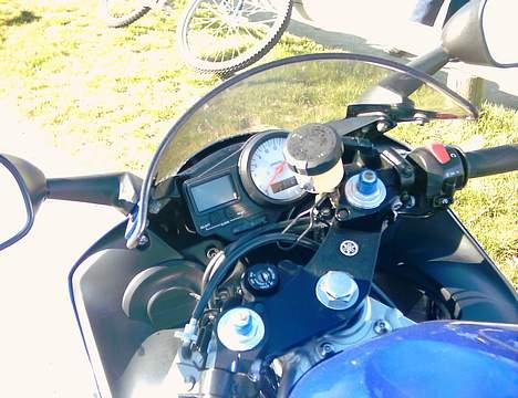 Yamaha R6 billede 3
