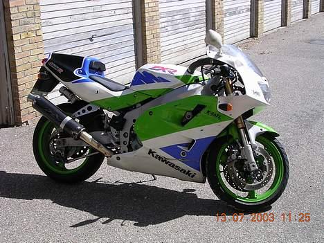 Kawasaki ZXR750R (M) **solgt** - Min første bike en ZXR400R fra ´93. En herlig lille begyndercykel... billede 7