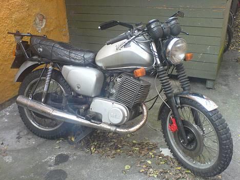 MZ ETZ 251 - Med knop dæk er den sjov i sne. billede 2