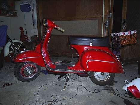 Vespa 150 sprint - roder lidt men kommer bædre billeder senere billede 9