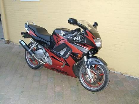 Honda CBR 600 F3 billede 1