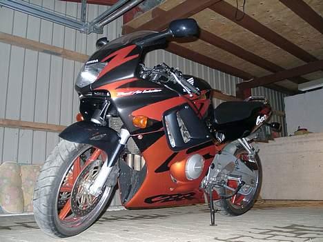 Honda CBR 600 F3 billede 2