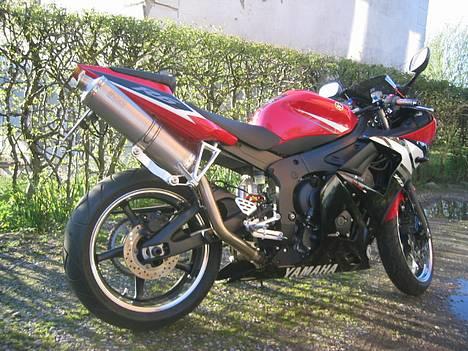 Yamaha YZF R6 billede 1