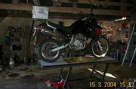 Suzuki DR 750 S billede 4