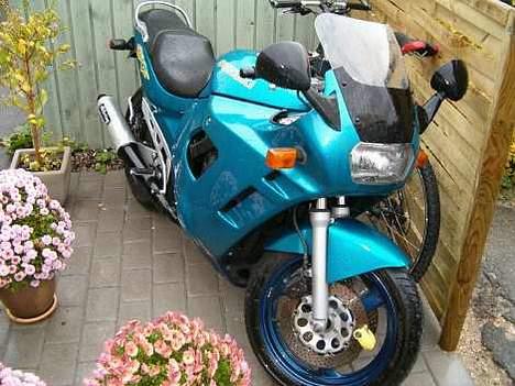 Suzuki GSX 600 F [Sæby] [Solgt] - det eneste billede jeg har fra før jeg begyndte billede 1