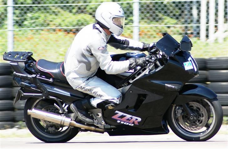 Kawasaki ZZR 1100  R.I.P. billede 1