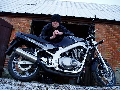 Suzuki GS 500E "SOLGT" billede 1