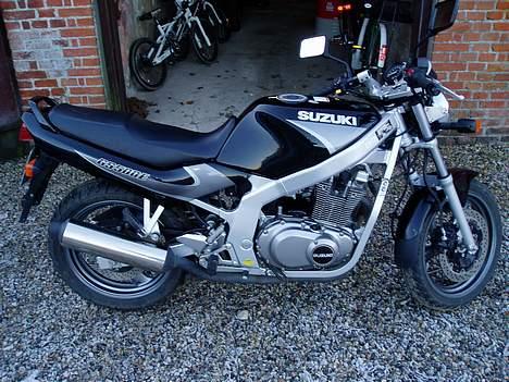 Suzuki GS 500E "SOLGT" billede 2
