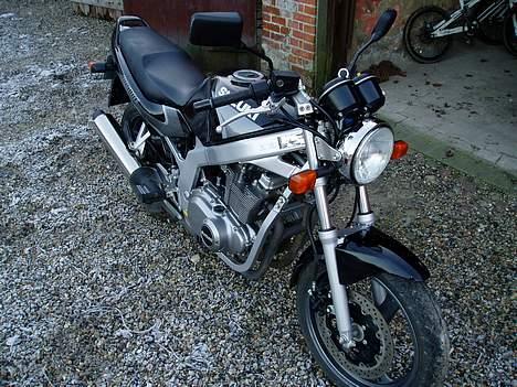 Suzuki GS 500E "SOLGT" billede 6