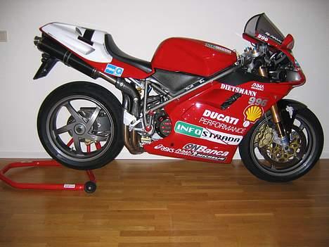 Ducati 996 SPS nr:822 - Står dejlig lunt om vinteren hjemme i stuen.. billede 7