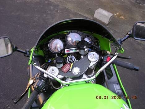 Kawasaki ZXR750R (M) **solgt** billede 6