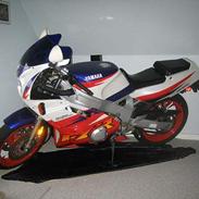 Yamaha FZR 600 >>>Tilsalg<<<