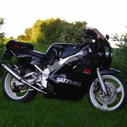 Suzuki Gsx R 400 R "SOLGT"