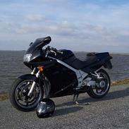 Honda vfr 750