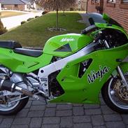Kawasaki zxr750 H2