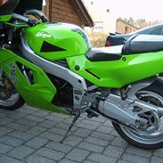 Kawasaki zxr750 H2