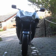 Suzuki Gsxr 750{Solgt}