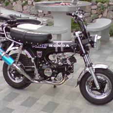 Honda                       DAX
