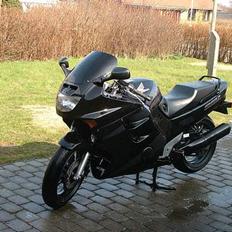 Honda CBR 1000F SC24 solgt