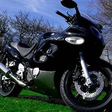 Suzuki GSX750F