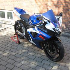 Suzuki GSX R 750 K7