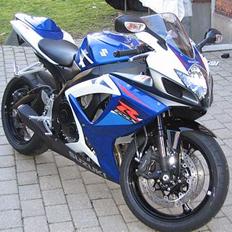 Suzuki GSX R 750 K7