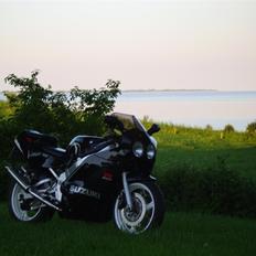 Suzuki Gsx R 400 R "SOLGT"