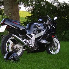 Suzuki Gsx R 400 R "SOLGT"