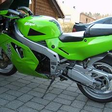Kawasaki zxr750 H2